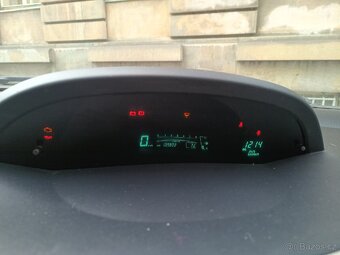 Prodám Toyota Yaris D-4D automat - 6