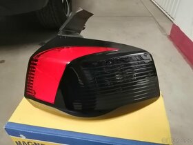Peugeot 5008 zadni prave svetlo - 6