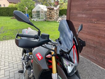 Aprilia Dorsoduro 750 Factory - 6