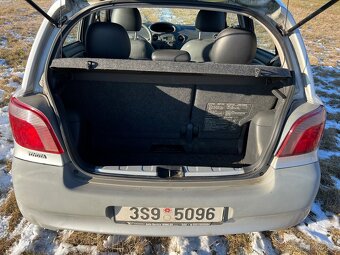 Toyota. Yaris 1.0VVTI - 6