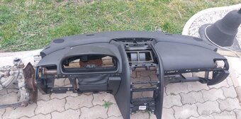 Náhradní díly na Peugeot 407 2.2 HDI bi-turbo 125 kW,rád por - 6