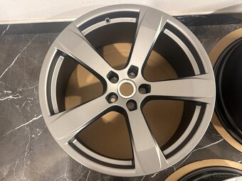 original Porsche Macan r20 95B 95B601025FM - 6