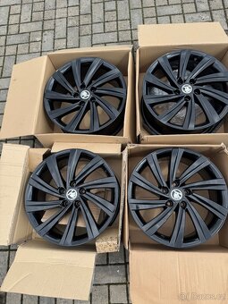 ORIGINÁL Alu Škoda PERSEUS R18, 5x112 - TOP STAV - 6