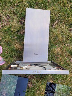 Komínová digestoř Whirlpool se sklem - 6