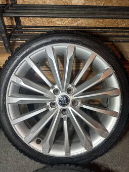 ALU Kola ŠKODA 5x112 R19 TRINIT Zánovní Zimní Pneu 235/40/19 - 6