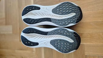 Běžecké boty Asics Nimbus 26, vel. 44, zánovní - 6