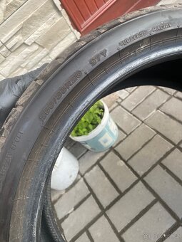 255/35 R20 - 6