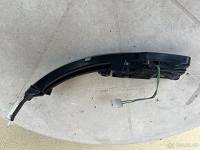 Prodám pravý přední blinkr v zrcátku AUDI Q5 (8R) - 6