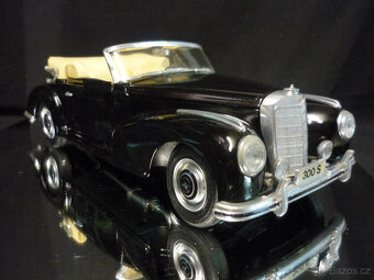 Mercedes Benz 300 S 1955 Maisto 1/18 - 6