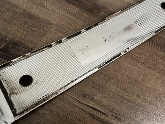 Škoda Felicia - panel Hella mezi zadní světla - 6