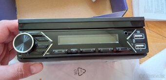 1din rádio Podofo výsuvný displej 7" - 6