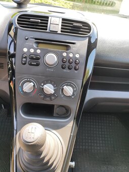 Suzuki Splash 2013, garážované, najeto jen 84500 km - 6
