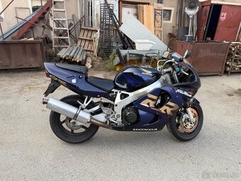 Honda cbr900rr - 6