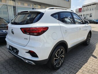 MG ZS Luxury ICE 1.0T-GDI 82 kW Luxury 85tkm Virtual kam360° - 6