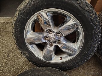 Kola Dodge RAM 1500DS - 6