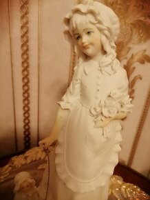 Starožitna soška,, Dívka s panenkou,,. Signováno 3x. - 6