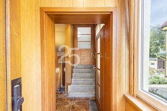 Multifunkční rodinný dům k prodeji se zahradou, k bydlení i  - 6