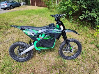 Elektrická čtyřkolka a motorka - 6