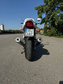 Suzuki GSX 1400 - 6