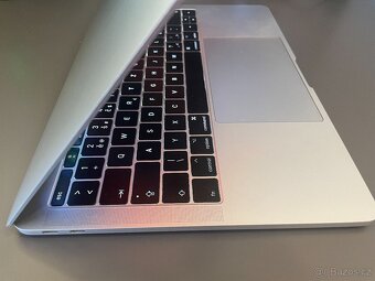 MacBook Pro 13.3" (2017) – 2,3 GHz i5, 8GB RAM, 250GB SSD - 6