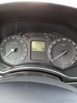 Prodám Škoda Octavia II 1.9 TDI 77kw rok 2007nová stk a velk - 6