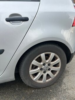 Volkswagen golf V 1.6FSI, 85kw - 6