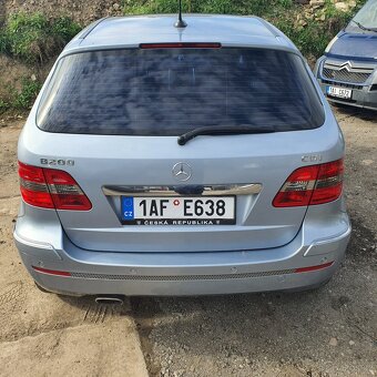 Mercedes B - 6