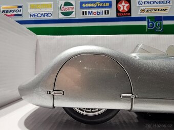 Revell Auto Union Typ C 1:18, světový rekord - 6
