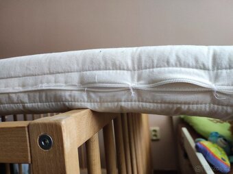 Dřevěná postýlka IKEA SNIGLAR + matrace + prostěradlo - 6