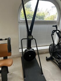 Fitness stroje + vybavení - 6