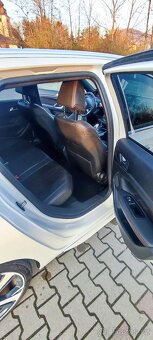 Peugeot 308 GT SW 2.0 HDI S&S EAT8 2018 rok - 6