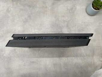 PS4 Slim v krásném stavu, druhý ovladač, hry (PlayStation 4) - 6