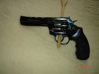 Prodám zánovní flobert revolver ALFA 441 v chromu, skupina D - 6