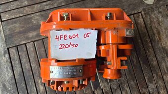 Tesla 4FE 60105 houkačka siréna - 6