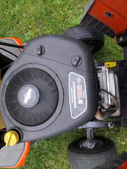 Záhradní traktor,sekačka,kosačka - 6