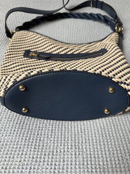 Kabelka Guess menší - 6