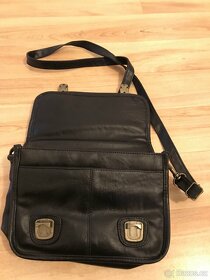 Zachovalá nepopraskaná kabelka - 6