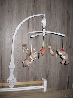 DŘEVĚNA POSTYLKA S NOVOU MATRACI,NATĚREM A DOPLŇKY - 6