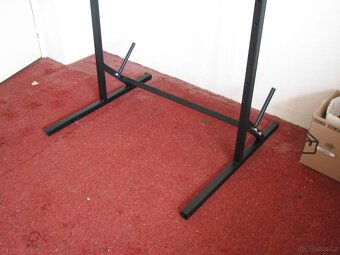 Posilovací Dřepovací Klec s Hrazdou - 6