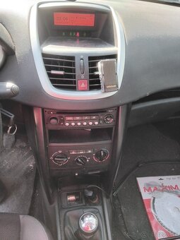 PEUGEOT 207 1.6 HDi - 6