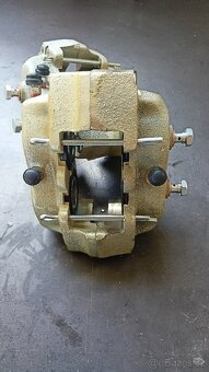Škoda 130 čtyřpístkové brzdiče - 6