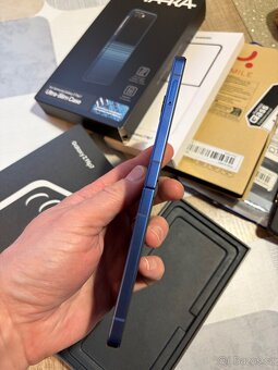 Samsung Z Flip 7 - 6