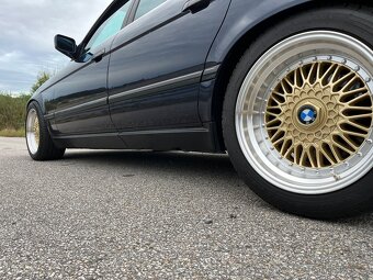 Bmw e32 735i manuál - 6