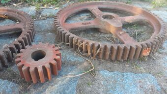 Elektromotor se šnekovou převodovkou - 6