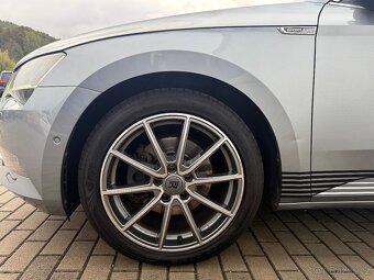 Škoda SUPERB 2.0 TDi DSG NAVI KAMERA PANORAMA TAŽNÉ - 6