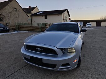 Ford Mustang 3.7 - 6