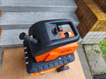 Prodám elektrický Zahradní drtič Powercut 2500... - 6