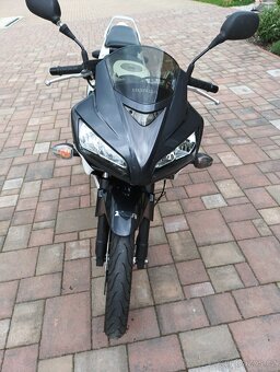 Honda CBR 125 - 6