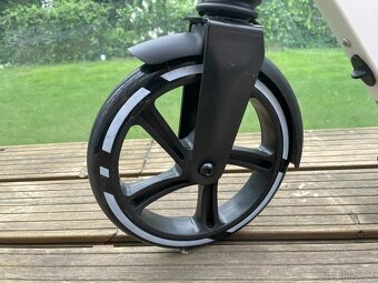 Koloběžka s odpružením a ruční brzdou Big Wheel - nová - 6