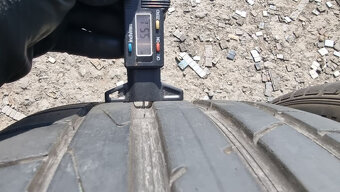 Letní pneu 235/40/19 Hankook - 6